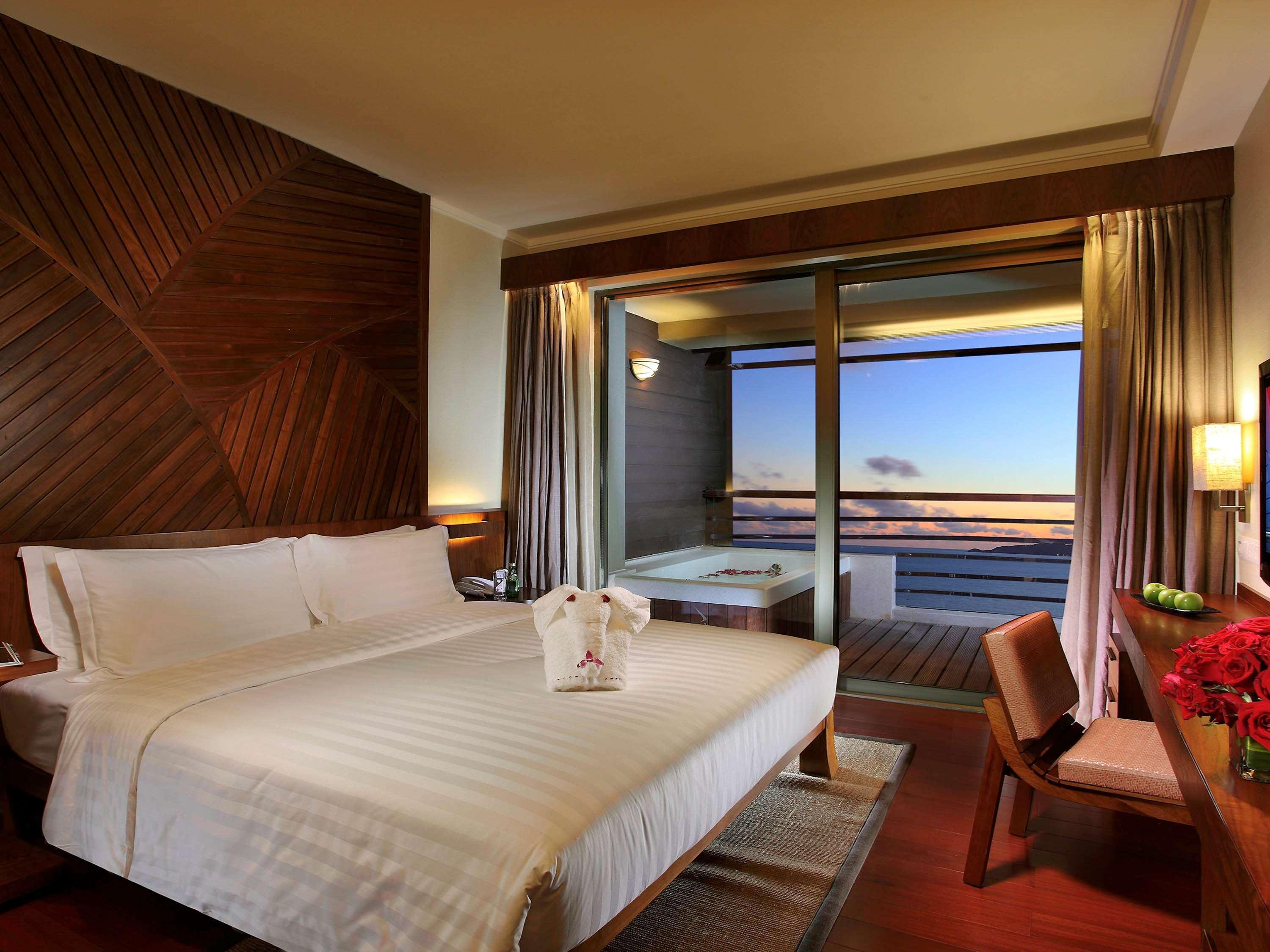 Pullman Oceanview Sanya Bay Resort & Spa Ngoại thất bức ảnh